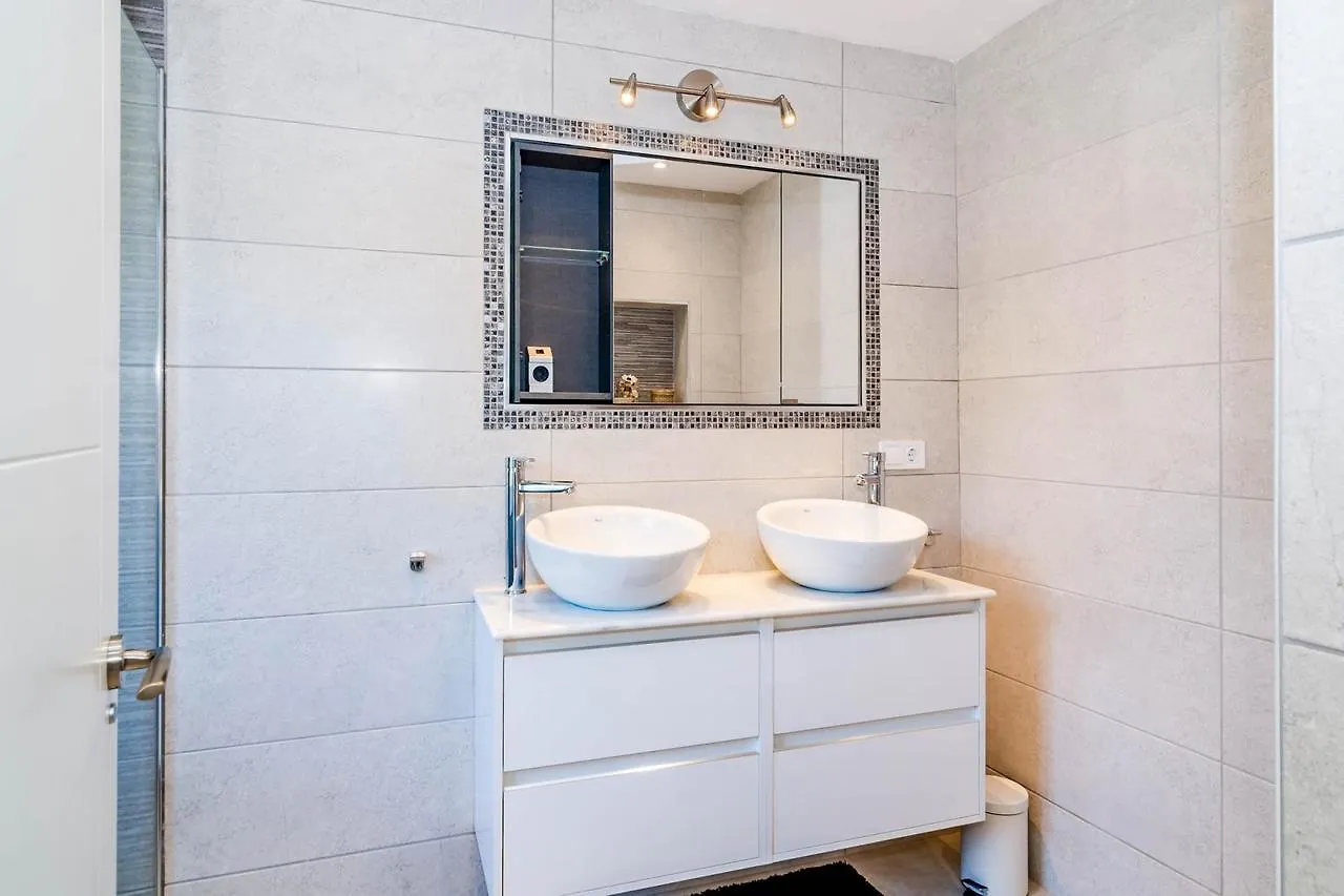 Cp1-2 Bedroom Apartment Front Line Beach Cristo Playa Estepona